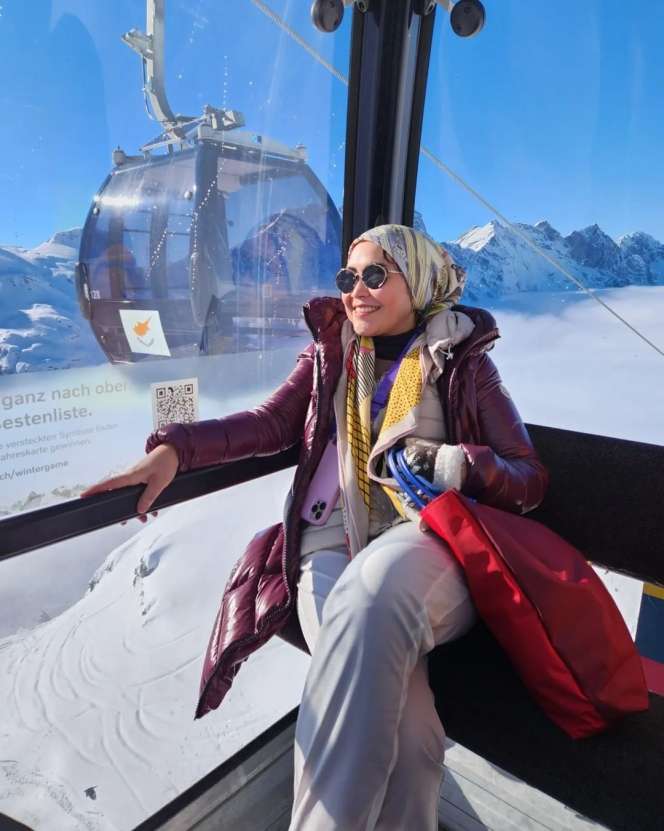 10 Adu Gaya Umi Kalsum VS Yulianty Lazuardi Mama Boy William, Disebut Calon Besan, Kalah Berkelas?