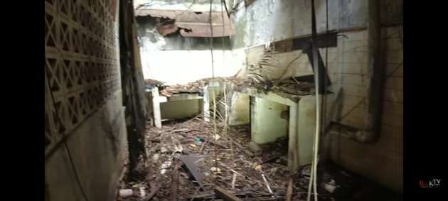 10 Potret Rumah Bak Istana Milik Artis yang Terbengkalai 20 Tahun, Tersisa Puing-Puing Kemegahannya