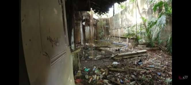 10 Potret Rumah Bak Istana Milik Artis yang Terbengkalai 20 Tahun, Tersisa Puing-Puing Kemegahannya