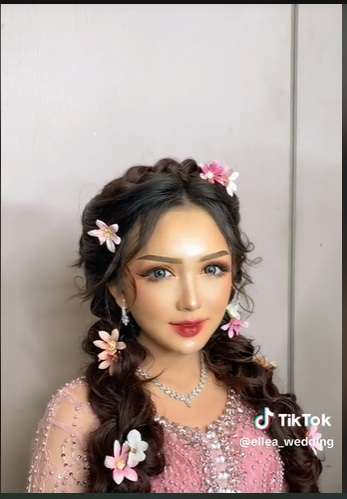 Wanita Ini Dirias Ala Tinker Bell, Hasilnya Bikin Melongo, Netizen: `Seperti Bukan Manusia`