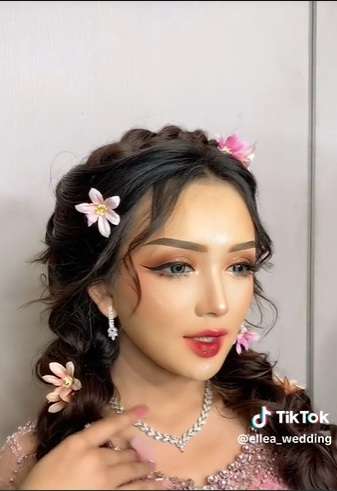 Wanita Ini Dirias Ala Tinker Bell, Hasilnya Bikin Melongo, Netizen: `Seperti Bukan Manusia`