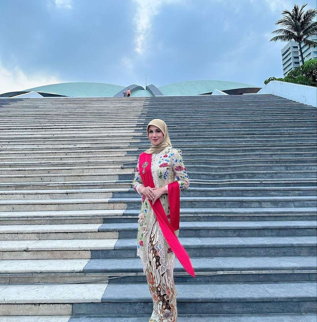 Artis Cantik Pemeran `Ibu Peri` di Sinetron Bidadari Ini Dulu Jadi Idola Anak-anak, Kini Sang Putra Tuai Sorotan, Begini Kabar Terbarunya!
