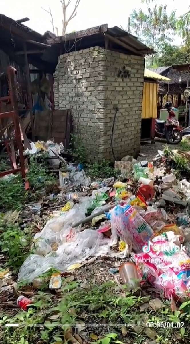Dari Luar Mirip Gubuk Pemulung, Rumah ini Dalamnya Bak Istana Sungguhan, Semua Interior Berlapis Emas, Ini 10 Potretnya