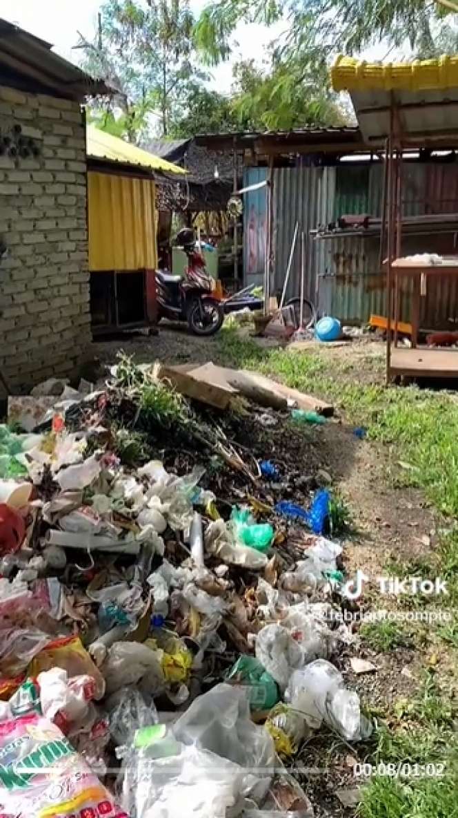 Dari Luar Mirip Gubuk Pemulung, Rumah ini Dalamnya Bak Istana Sungguhan, Semua Interior Berlapis Emas, Ini 10 Potretnya