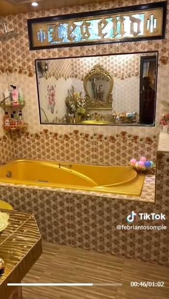 Dari Luar Mirip Gubuk Pemulung, Rumah ini Dalamnya Bak Istana Sungguhan, Semua Interior Berlapis Emas, Ini 10 Potretnya