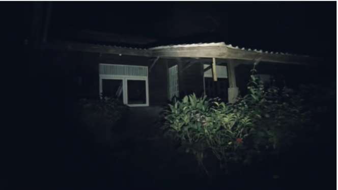 Potret Rumah Mewah Terbengkalai Milik Artis Terkenal, Kini Kosong dan Bikin Merinding, Ternyata Ini Penyebabnya!