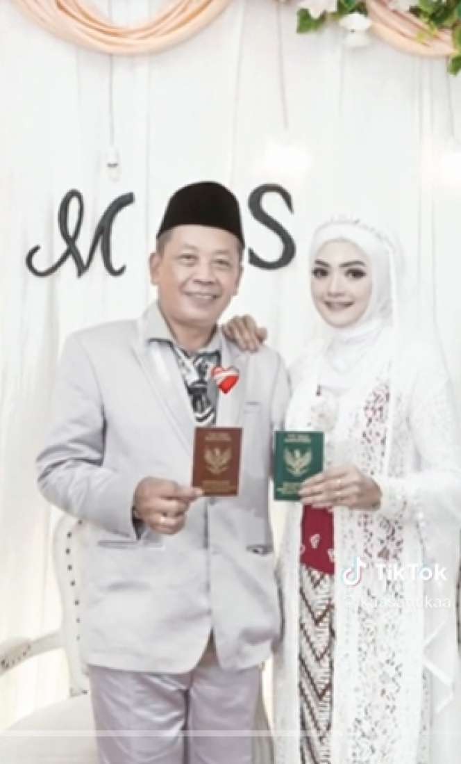 Viral Pasangan Beda Usia 29 Tahun di Sidoarjo, Istrinya Sering Dikira Anak Hingga Bini Muda, Lihat Potretnya