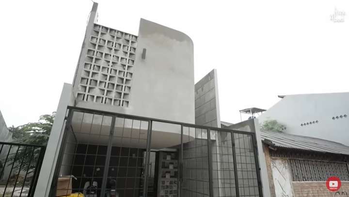 Sering Dikira Belum Jadi, Ternyata Isi Dalam Rumah Ini Bikin Melongo, Desainnya Bikin Takjub!