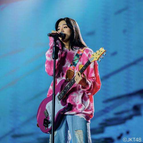 10 Adu Gaya Vanesha Prescilla VS Zee JKT48, Pacar Baru Dilan Usai Putus Dari Milea, Kalah Cantik?