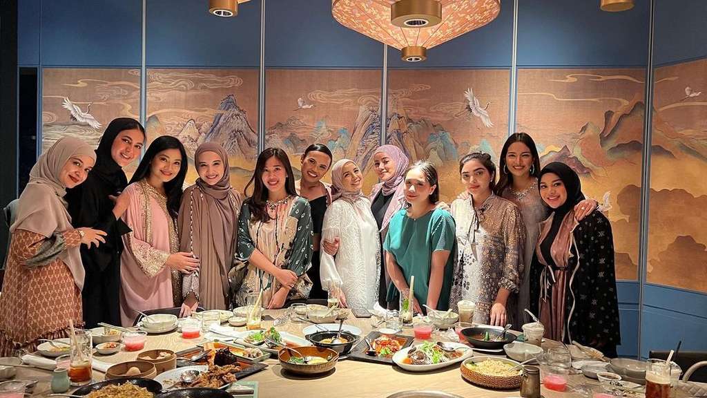 10 Gaya Artis di Acara Buka Bersama Geng Cendol, Busana Nagita Slavina Disorot, Beda Sendiri