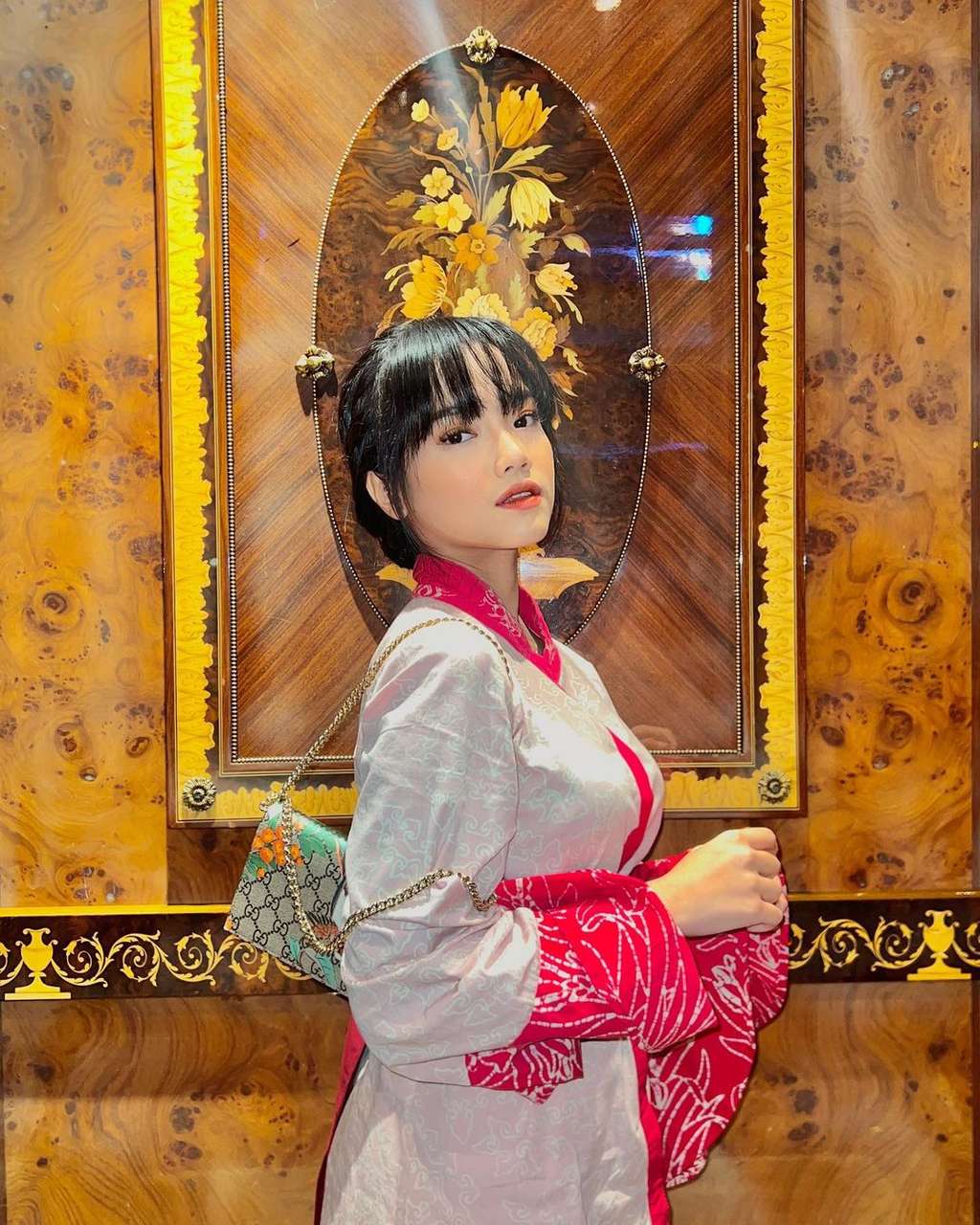 10 Adu Gaya Fuji VS Bulan Sutena, Sama-Sama Dijodohkan dengan El Rumi, Mana Lebih Cocok?