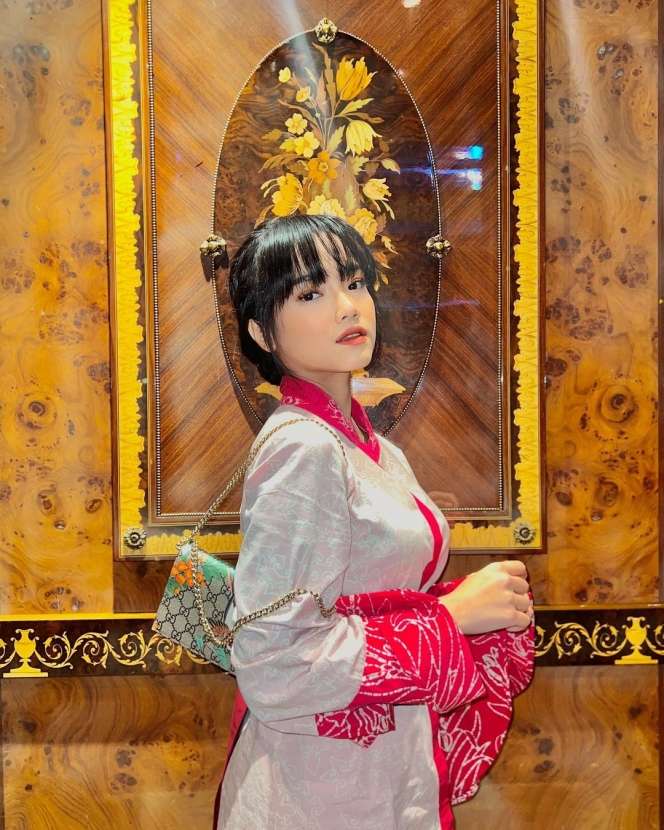 10 Adu Gaya Fuji VS Bulan Sutena, Sama-Sama Dijodohkan dengan El Rumi, Mana Lebih Cocok?