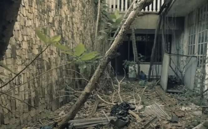 10 Potret Rumah Mewah Terbengkalai Dokter Edward `Raja Aborsi`, Ada Ribuan Janin Terkubur di Dalamnya!