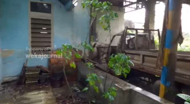 Dikira Terbengkalai, Rumah Tua Reyot dan Horor ini Ternyata Dihuni Seorang Wanita Cantik, Lihat Potretnya