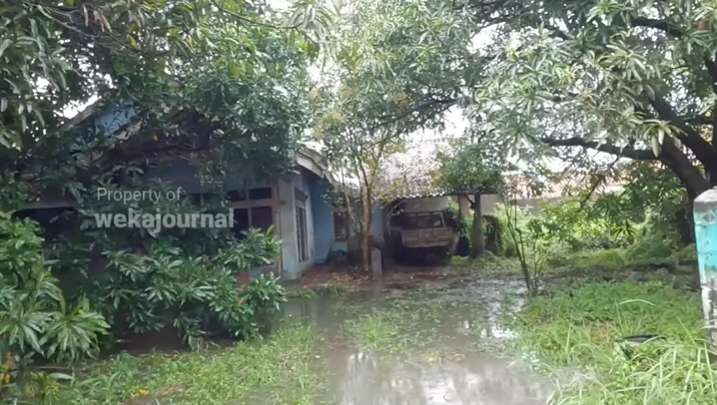 Dikira Terbengkalai, Rumah Tua Reyot dan Horor ini Ternyata Dihuni Seorang Wanita Cantik, Lihat Potretnya