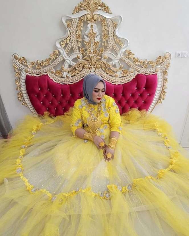 10 Potret Rumah Mewah Mira Hayati, Viral Beli Tas Emas 500 Juta, Mirip Istana Semua Perabotan Serba Emas