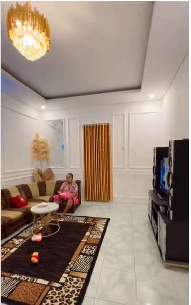 Potret Renovasi Ruang Tamu Minimalis Untuk Persiapan Lebaran, Dulu Sederhana Kini Jadi Super Mewah!
