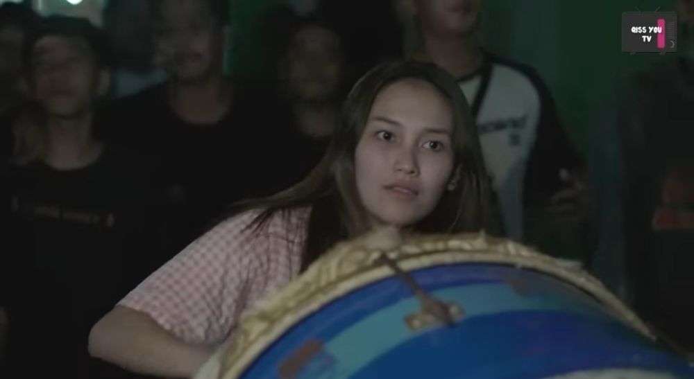 Masih Pakai Baju Tidur, Potret Ayu Ting Ting Keliling Kampung Bangunin Warga Sahur