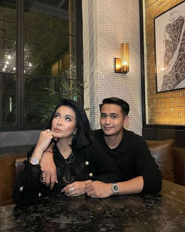 8 Potret Artis Ganteng Nikahi Janda Banyak Anak, Aktor Terakhir Dituding Cuma Incar Harta 