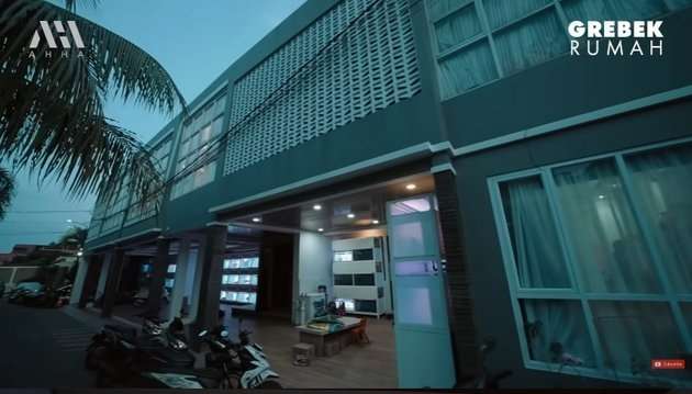 Saingan Sultan Andara! 15 Potret Rumah Mewah Putra Siregar Seluas 1 Hektar, Berjejer Arwana Miliaran Rupiah