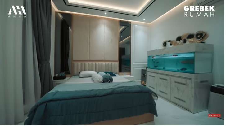 Saingan Sultan Andara! 15 Potret Rumah Mewah Putra Siregar Seluas 1 Hektar, Berjejer Arwana Miliaran Rupiah