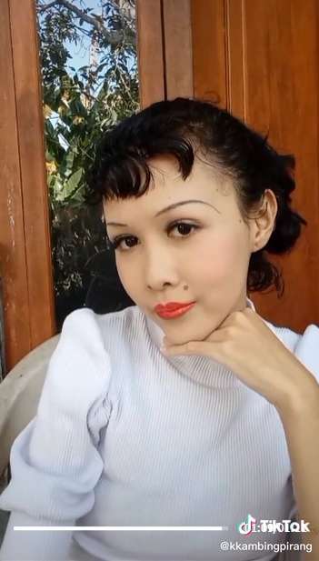 Viral Wanita Bagikan Tutorial Makeup Jadul 1930-an, Alisnya Cuma Segaris, Malah Dibilang Mirip Suzzana!