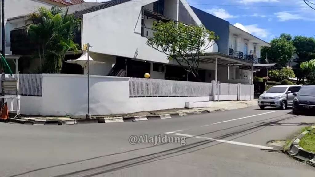 10 Adu Mewah Rumah Ahmad Dhani VS Once Mekel, Ribut Soal Royalti, Ternyata Sama-Sama Bak Istana!