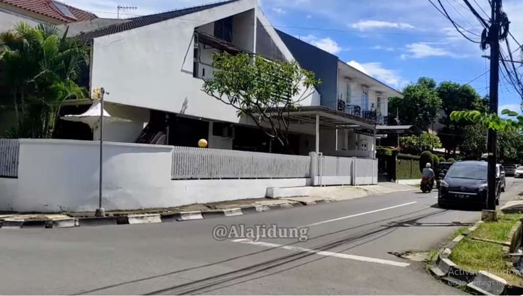 10 Adu Mewah Rumah Ahmad Dhani VS Once Mekel, Ribut Soal Royalti, Ternyata Sama-Sama Bak Istana!