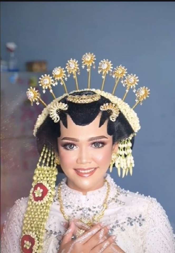 Pengantin Wajah Berjerawat Ini Berhasil Dirias Manglingi, Ternyata Ini Rahasia Sang MUA…