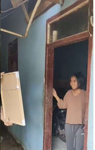 Potret Evi Gadis Bermata Biru di Jawa Barat, Curi Perhatian Fotografer Prancis, Ternyata Warisan Nenek Buyut!