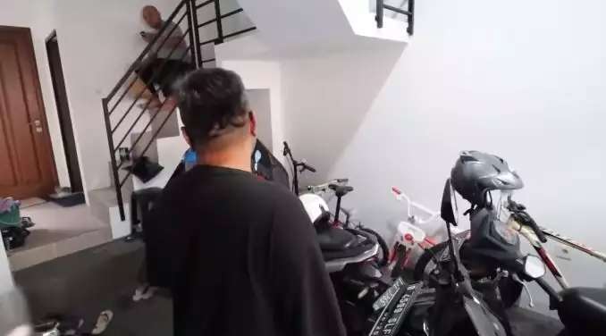 10 Adu Mewah Rumah Komedian Abdel VS Komeng, Dibully Gegara Candaan, Bak Langit dan Bumi?