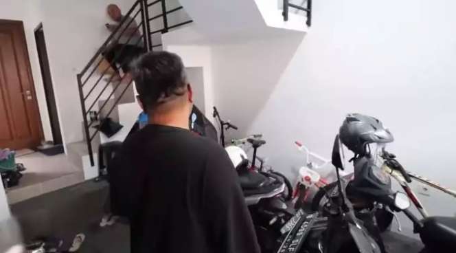 10 Adu Mewah Rumah Komedian Abdel VS Komeng, Dibully Gegara Candaan, Bak Langit dan Bumi?