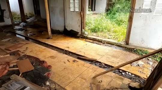 Potret Rumah Mewah Terbengkalai Milik Dokter, Seram! Obat Berserakan di dalam Ruangan
