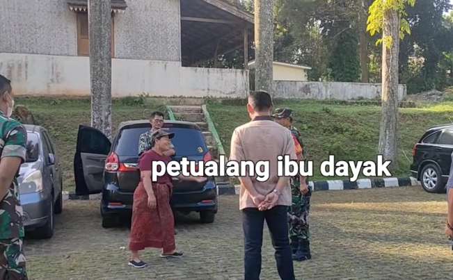 Potret Gaya Ida Dayak saat Tak Pakai Baju Adat, Bikin Salfok!