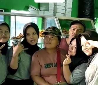 Potret Gaya Ida Dayak saat Tak Pakai Baju Adat, Bikin Salfok!