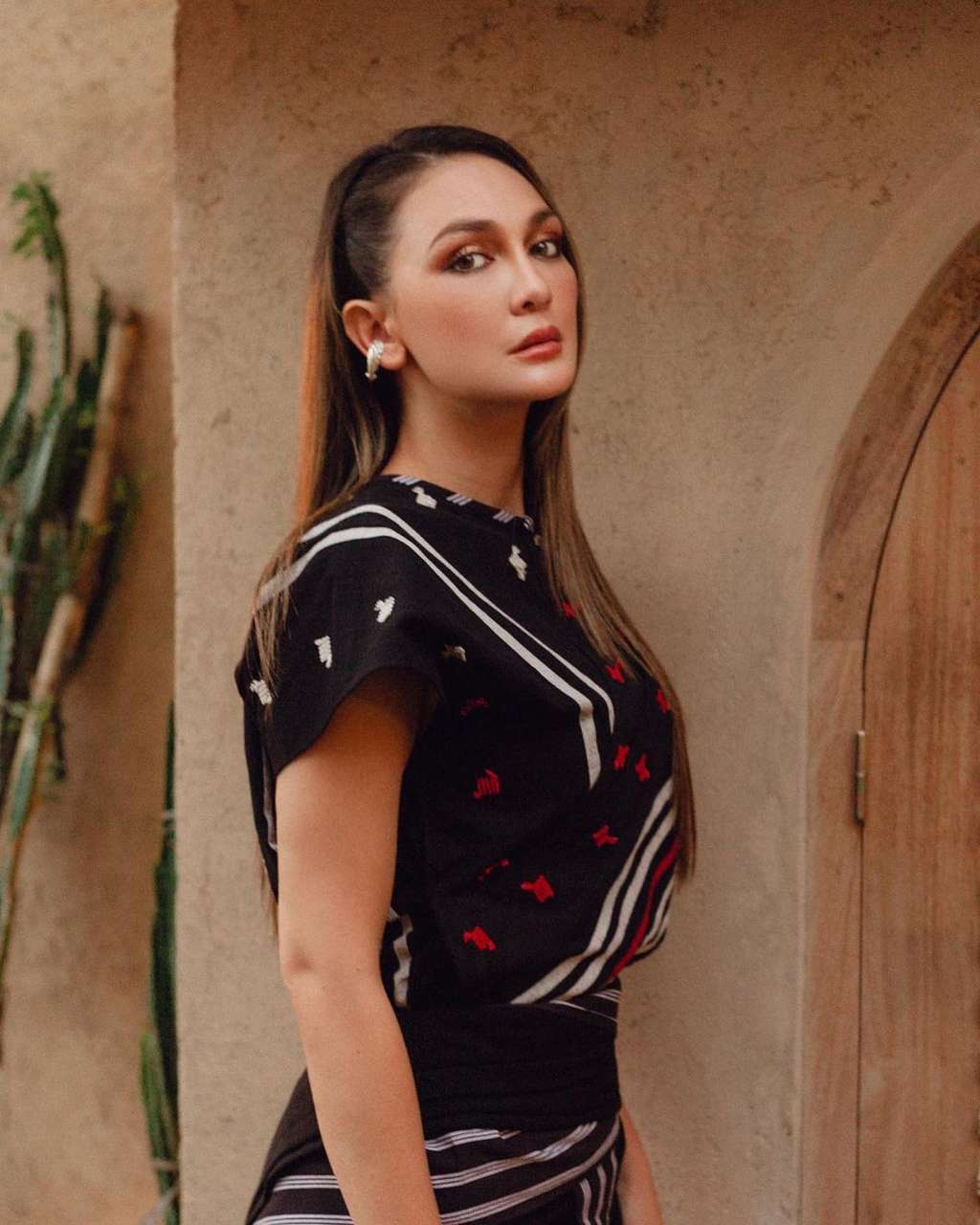 10 Adu Gaya Luna Maya VS Cut Tari, Dulu Tersandung Kasus Sama, Kini Nasibnya Bak Bumi & Langit?
