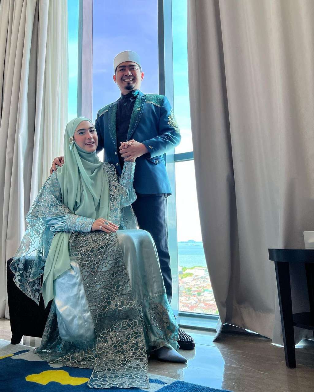 10 Adu Gaya Kartika Putri VS April Jasmine, Sama-Sama Istri Ustaz yang Tuai Kontroversi, Pilih Siapa?