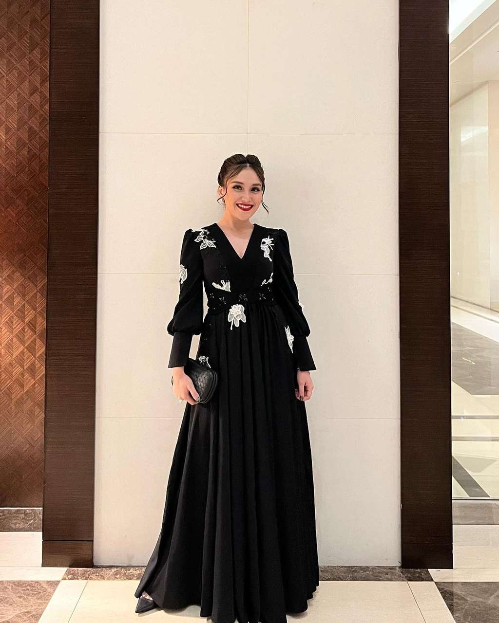 10 Adu Gaya Ayu Ting Ting VS Karen Vendela, Dua Wanita Bikin Boy William Jatuh Hati, Siapa Lebih Cocok?
