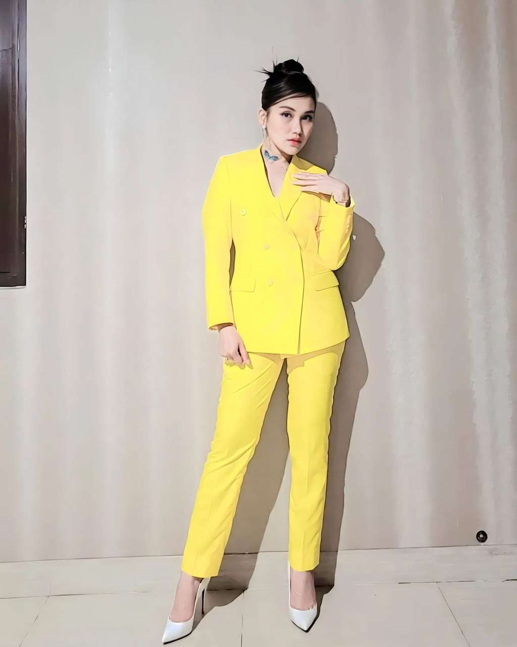10 Adu Gaya Ayu Ting Ting VS Karen Vendela, Dua Wanita Bikin Boy William Jatuh Hati, Siapa Lebih Cocok?