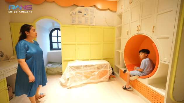 10 Adu Mewah Kamar Rayyanza VS Ameena Hanna, Sama-Sama Bayi Sultan, Siapa Lebih Keren?