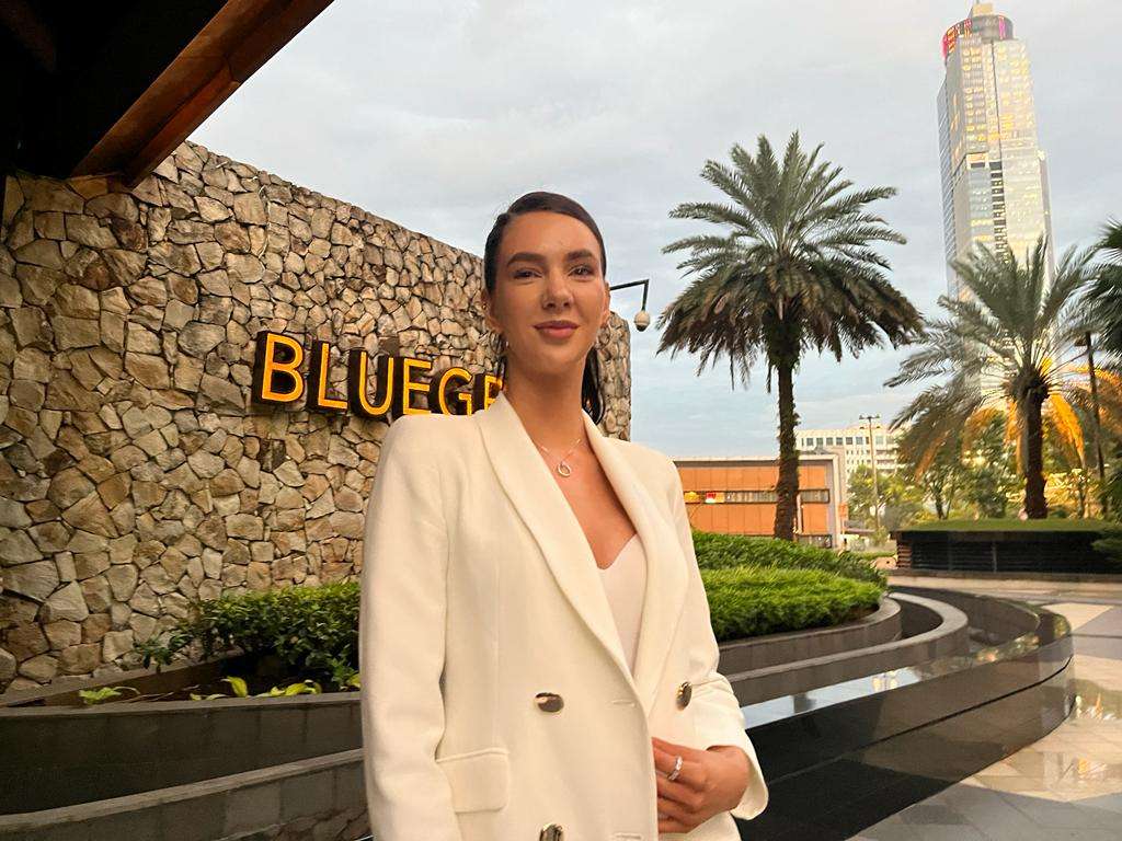 Potret Maiya Deviatkova, Penyanyi Asal Jerman-Rusia yang Wajah Cantiknya Curi Perhatian