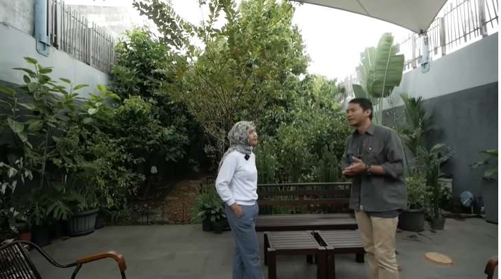 Potret Rumah Mewah Bernuansa Resort, Ada Sungai Mengalir di Bawahnya, Auto Betah!