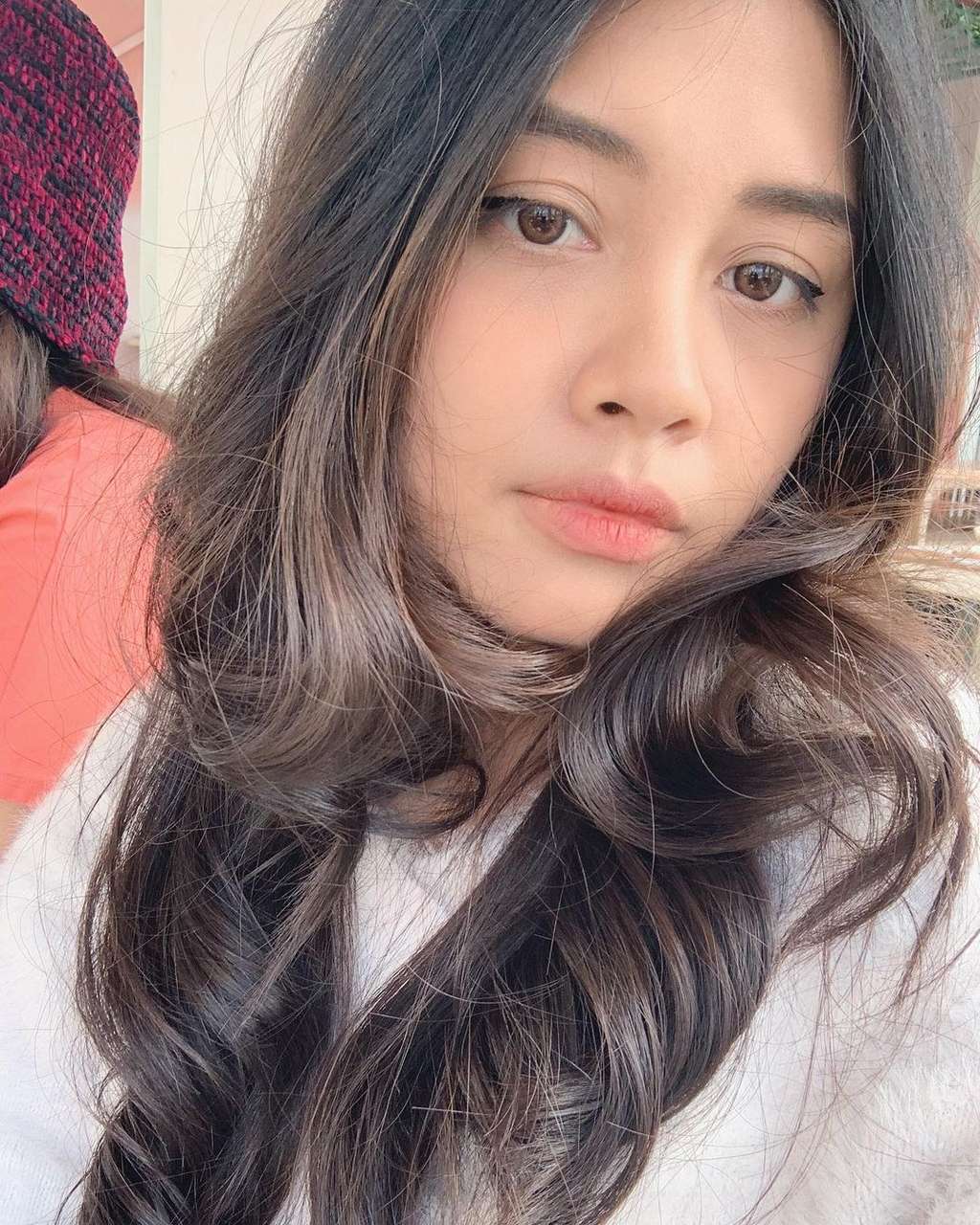 Potret Aisyah Calon Istri Deni Anak Emak `Preman Pensiun 8` di Kehidupan Nyata, Penampilannya Beda Banget, Bak Langit dan Bumi!