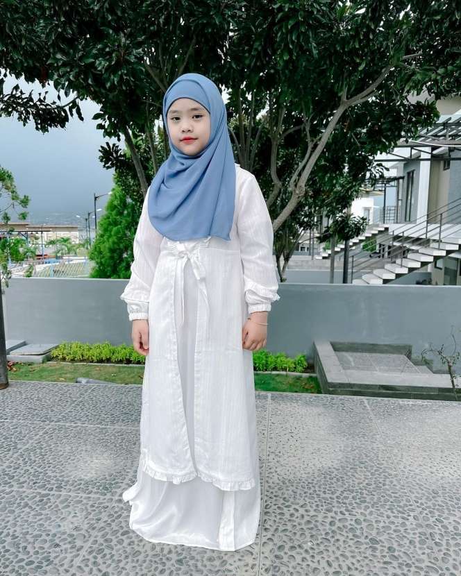 OOTD Kece Maryam Nusaibah Putri Pertama Oki Setiana Dewi, Sudah Nyaman Berhijab Sedari Kecil