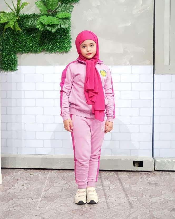 OOTD Kece Maryam Nusaibah Putri Pertama Oki Setiana Dewi, Sudah Nyaman Berhijab Sedari Kecil