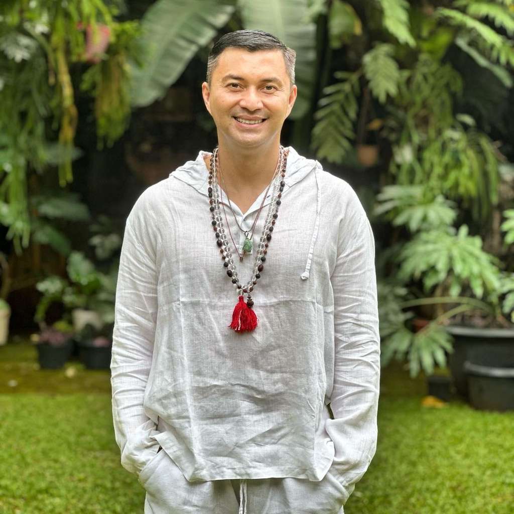 10 Adu Gaya Ari Wibowo VS Anjasmara, Aktor Terganteng di Masanya, Kini Nasibnya Bak Bumi dan Langit?