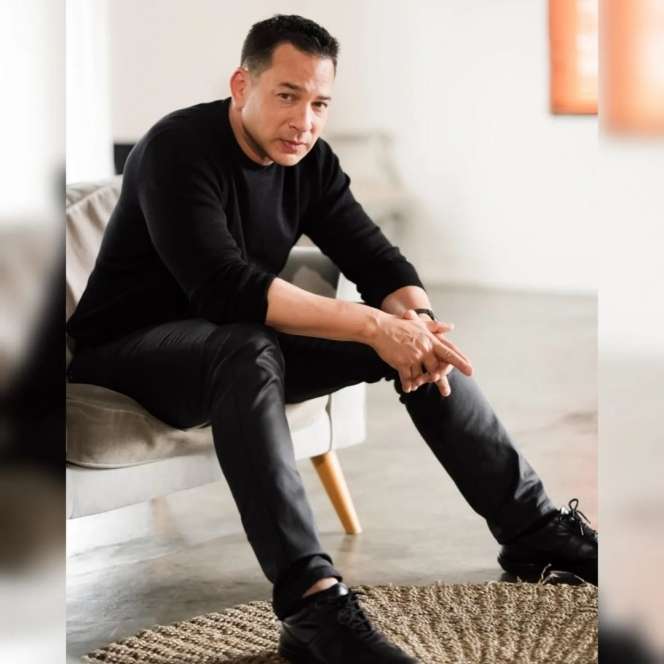 10 Adu Gaya Ari Wibowo VS Anjasmara, Aktor Terganteng di Masanya, Kini Nasibnya Bak Bumi dan Langit?