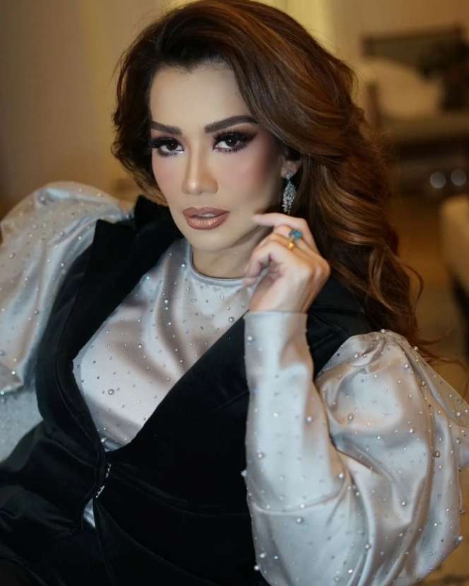 Ingat Bocah Perempuan yang Foto Bareng Kak Seto? Kini Jadi Penyanyi Diva Indonesia, Dua Kali Terjerat Kasus Narkoba, Ini Potretnya
