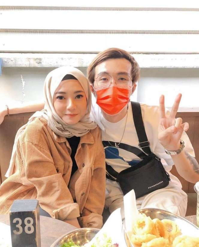 Sempat Memutuskan Berhijab, Ini Potret Sosok Nisa An Nashr Istri Dokter Tirta yang Jarang Tersorot