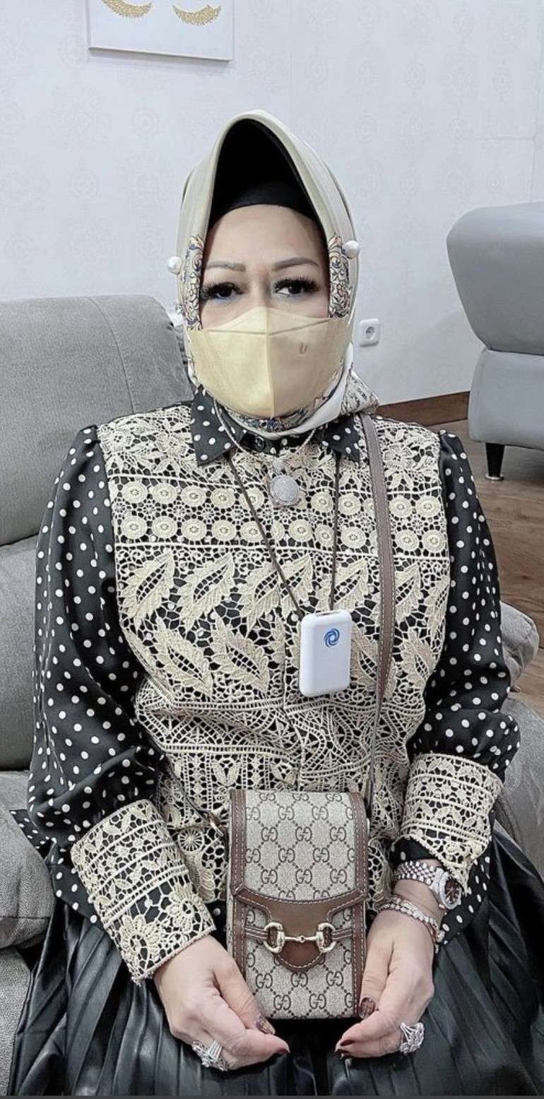 10 Gaya Hijab Reihana, Kepala Dinkes Lampung yang Viral, Mirip Jambul Khatulistiwa Syahrini!